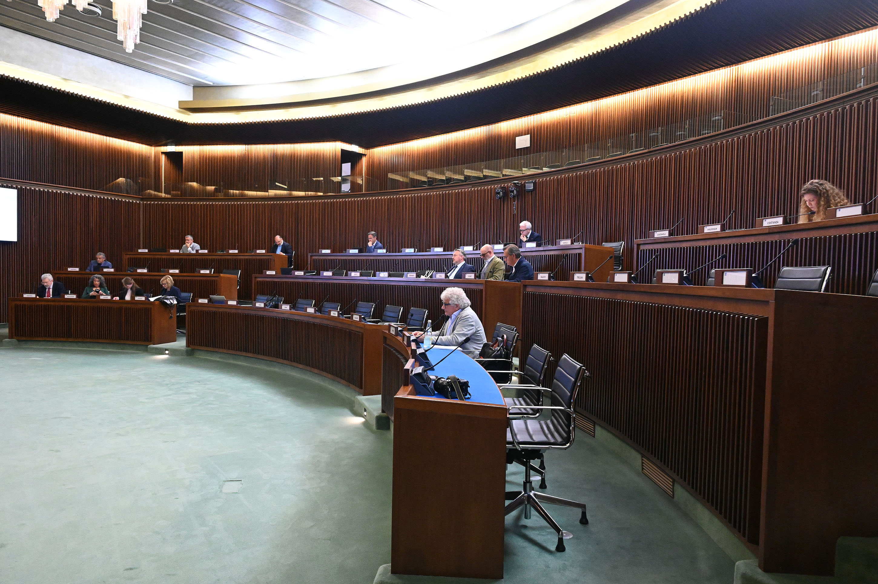 OMNIBUS. I COMM APPROVA DDL 79, OPPOSIZIONI ASTENUTE. IN AULA 19-21/5
